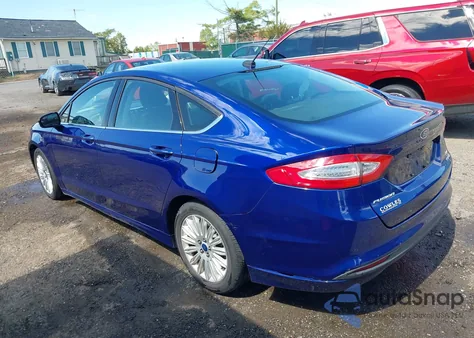 2015 Ford Fusion Se Hybrid z USA, uszkodzony, nr VIN 3FA6P0LU3FR190492
